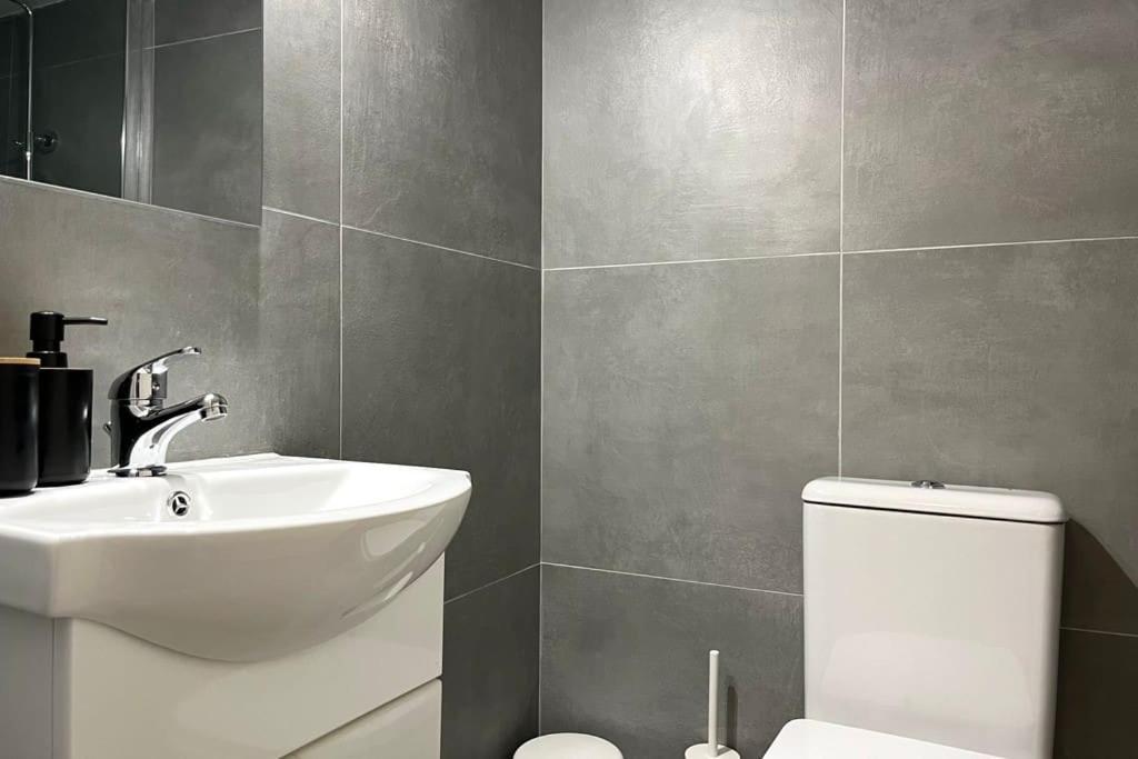 Pame Rentals - Ideal For 2 In Pagrati Athens Luaran gambar